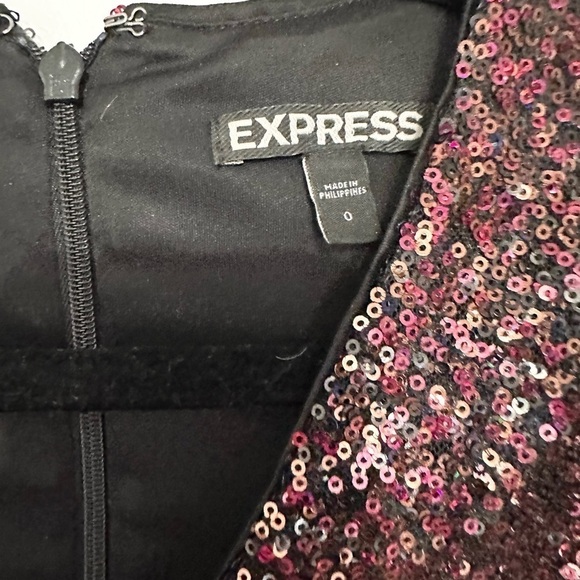 Express Red Black Sequins Embellished V-Neck Mini Bodycon Dress Party size 0 - Picture 4 of 6